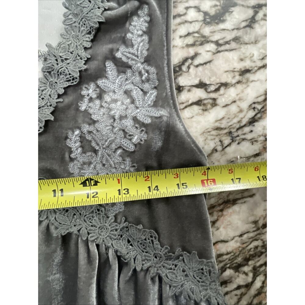 POL Crushed Velvet Tunic Womens M Gray Embroidered V-Neck Fairy Goth Festival - Picture 6 of 9